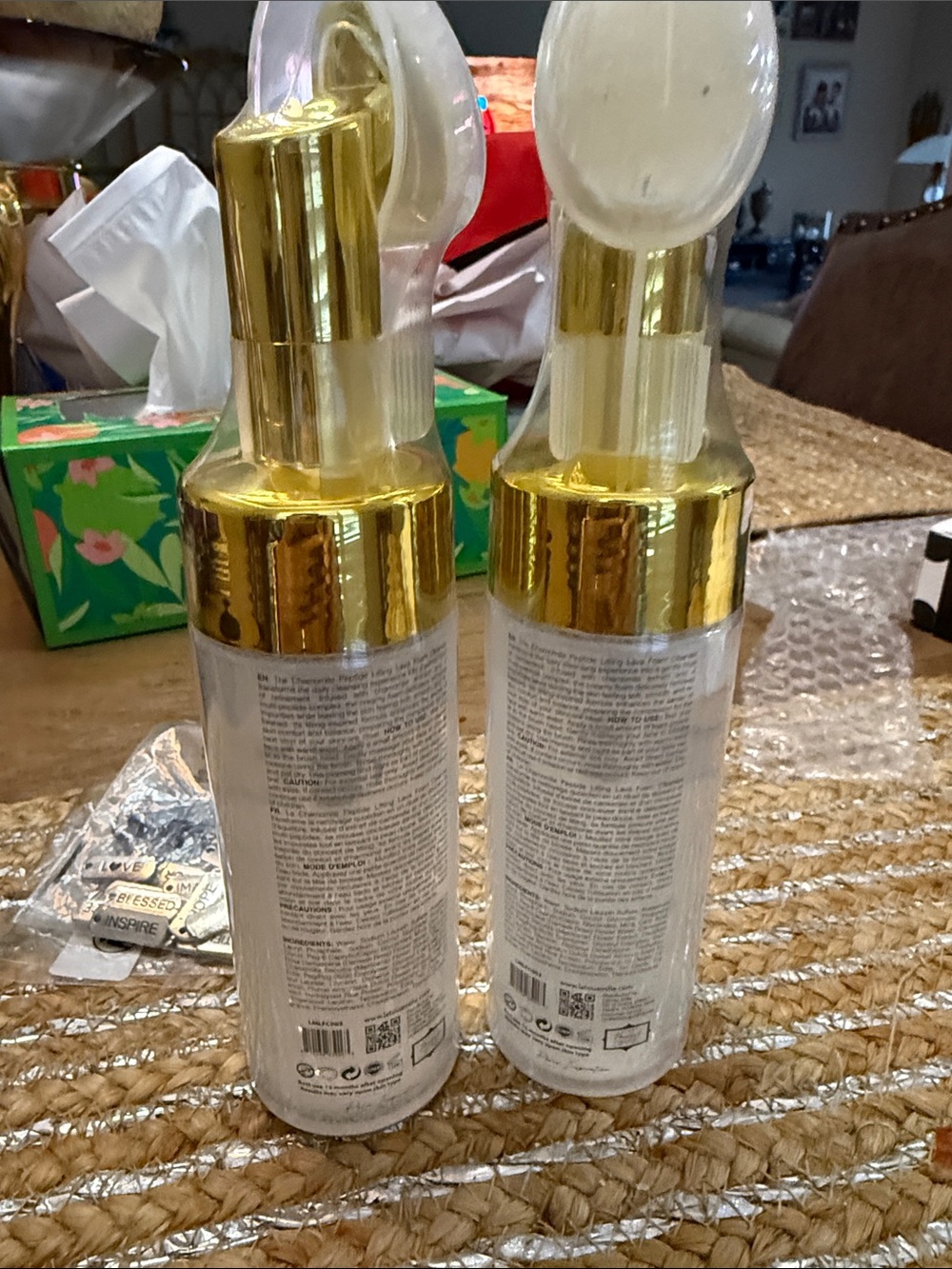 L'ATOUA MILLE Facial Cleansing Foam with Gold Pump - White & Gold - Picture 2 of 4